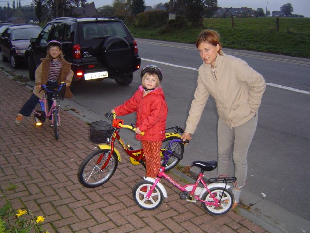 Natalie trying out her new bike video clip.  If it doesn't play in the Window, right click it and save it to your hard disk